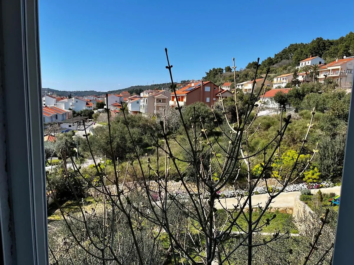 Apartments Maricic Banjol